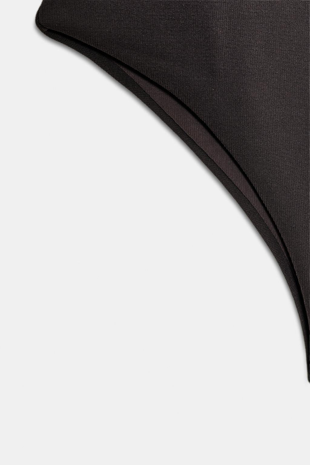 БОДИ С ВЫРЕЗАМИ ИЗ ЭЛАСТИЧНОЙ ТКАНИ