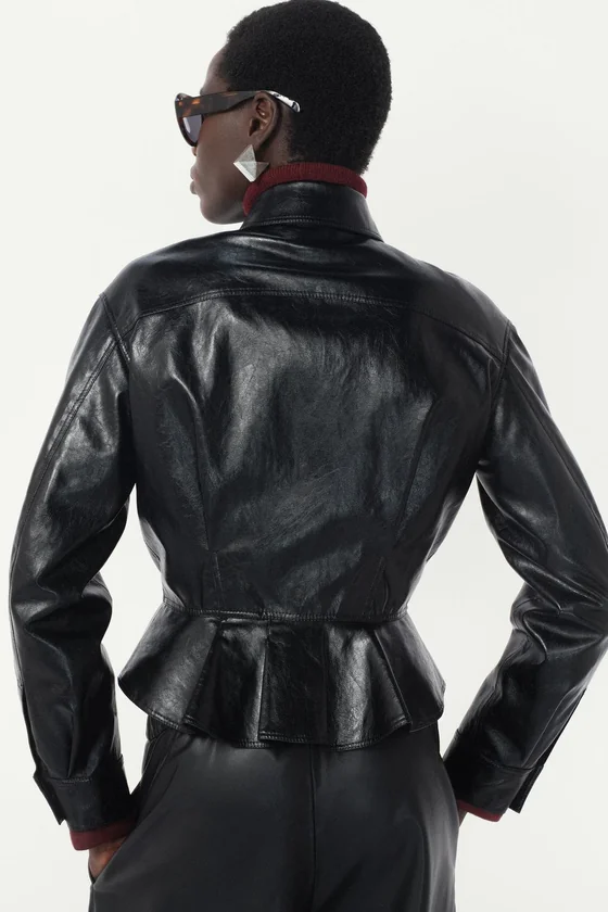 КУРТКА-ПЕПЛУМ ИЗ ИСКУССТВЕННОЙ КОЖИ — THE ITEM ZARA WOMAN