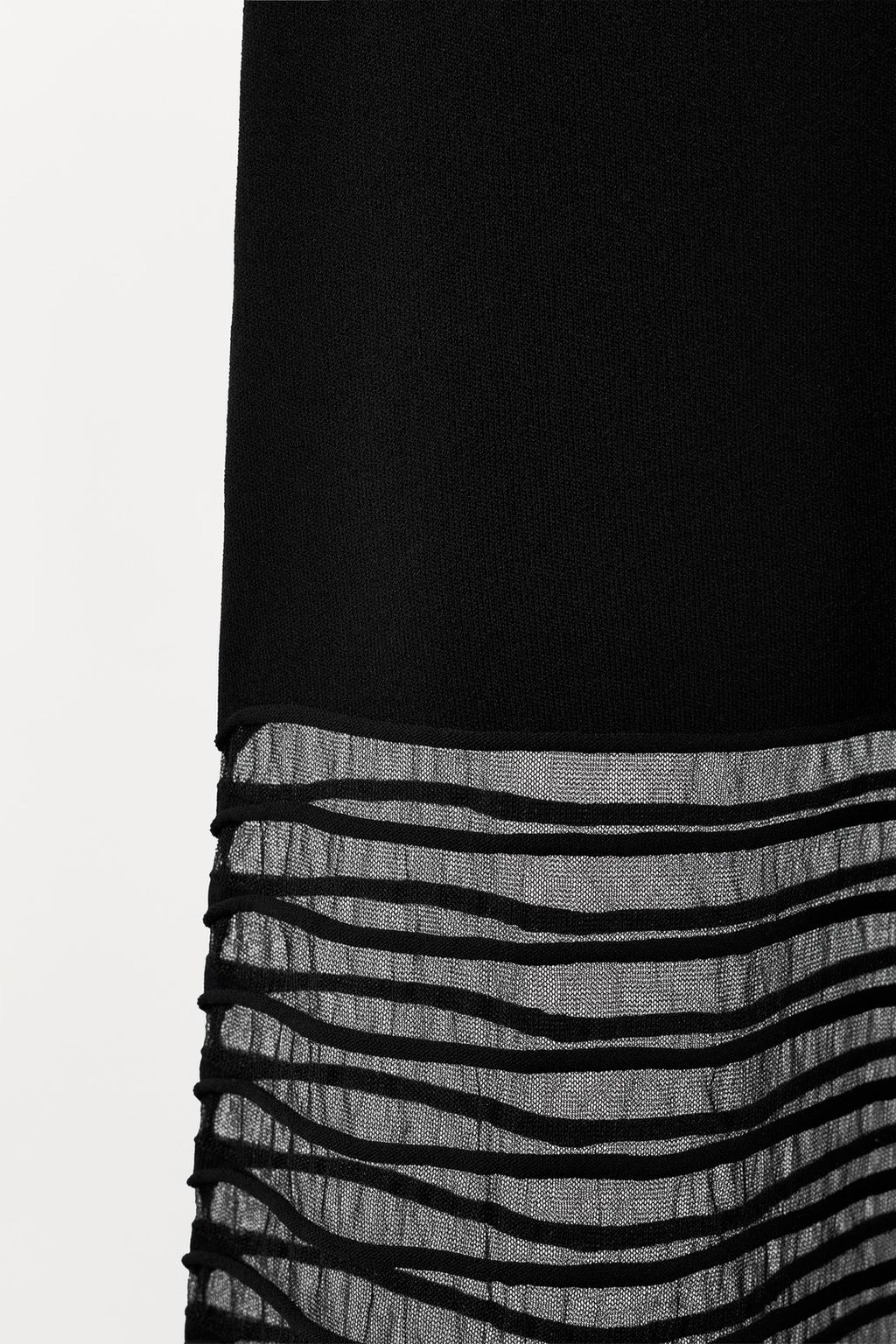 ТРИКОТАЖНОЕ ПЛАТЬЕ ИЗ ПОЛУПРОЗРАЧНОЙ ТКАНИ