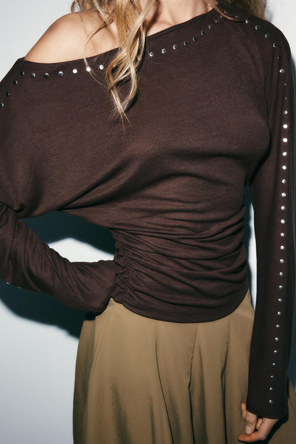 ФУТБОЛКА С ДЛИННЫМИ РУКАВАМИ И ЗАКЛЕПКАМИ