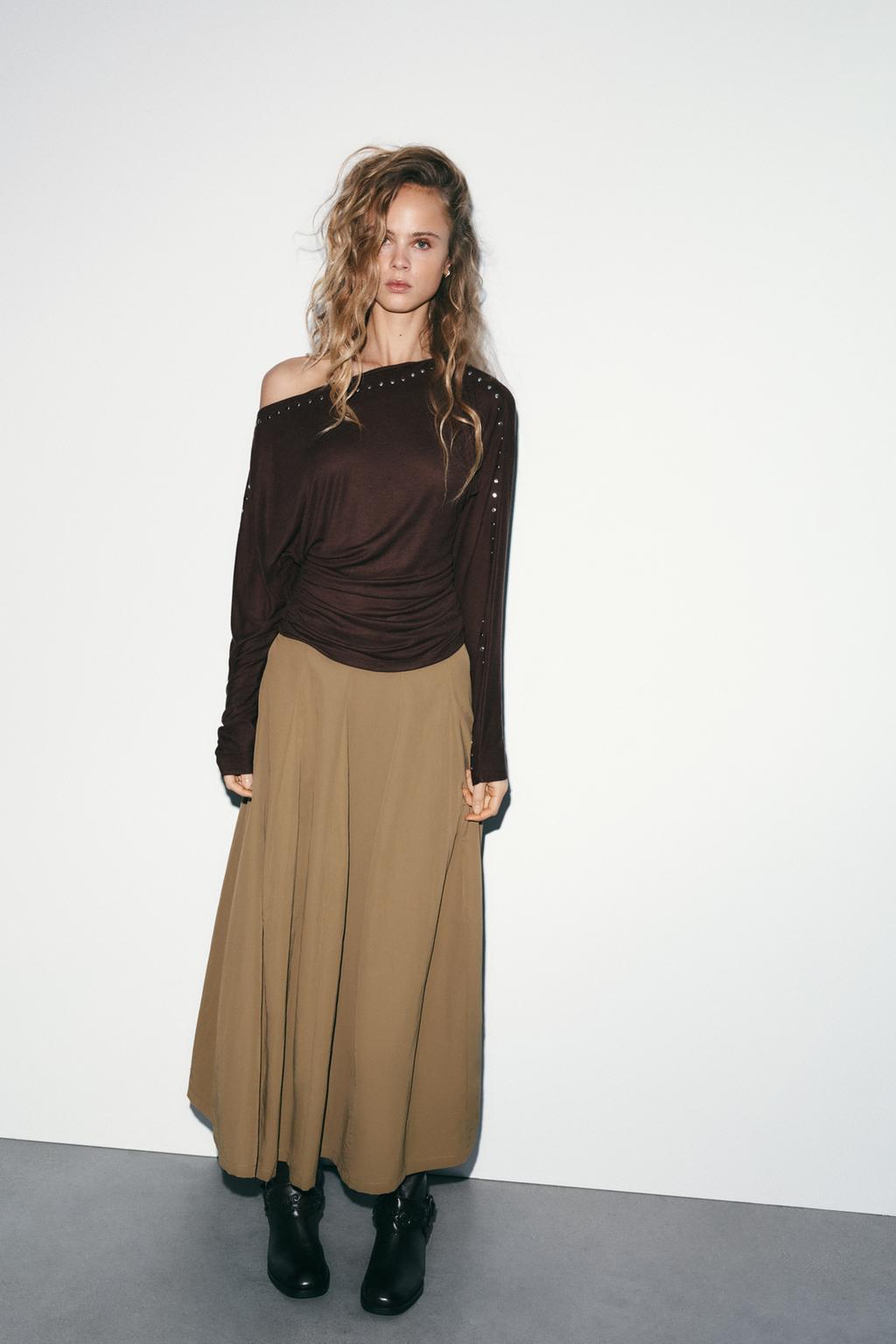 ФУТБОЛКА С ДЛИННЫМИ РУКАВАМИ И ЗАКЛЕПКАМИ