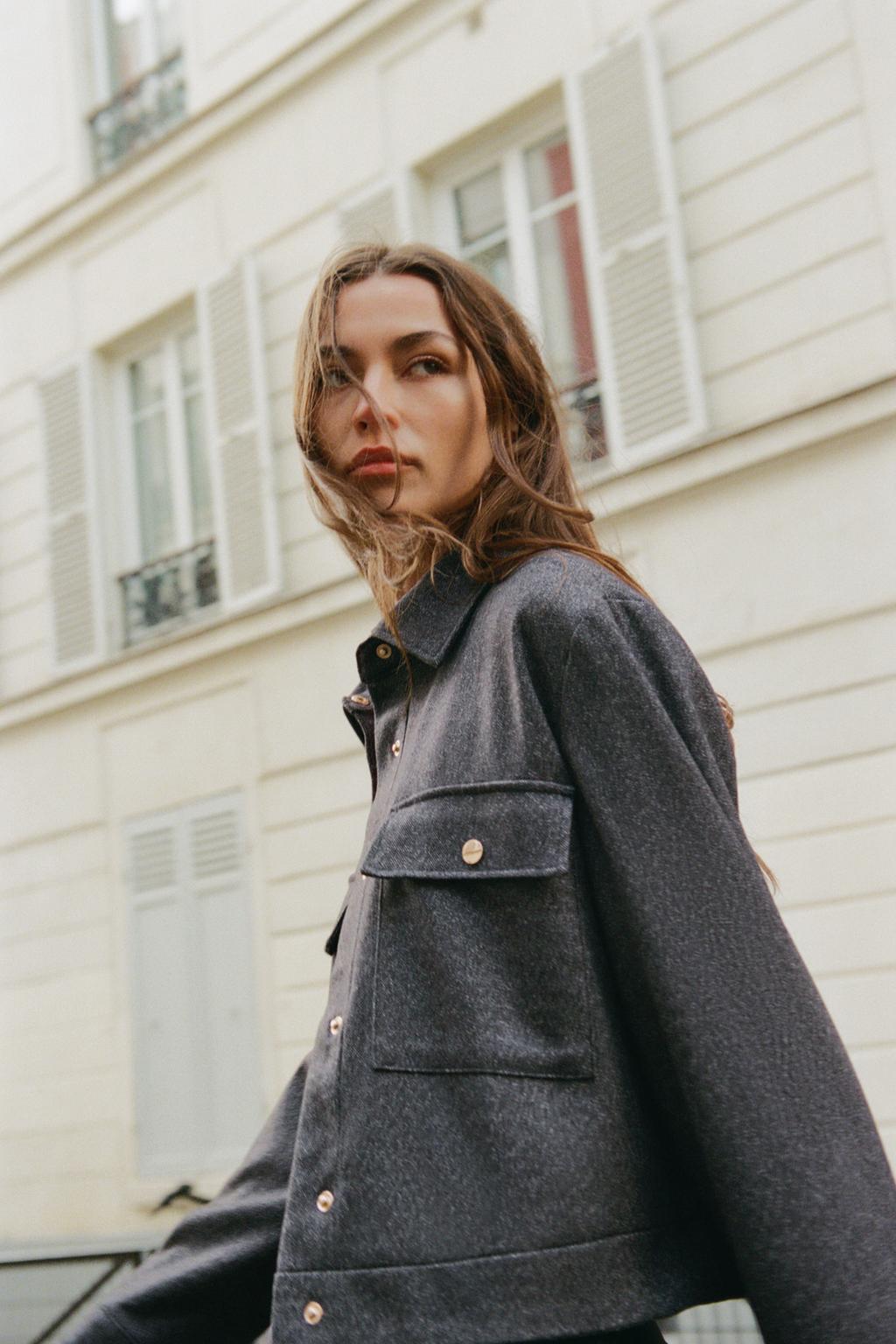 КУРТКА В ЕЛОЧКУ С КАРМАНАМИ