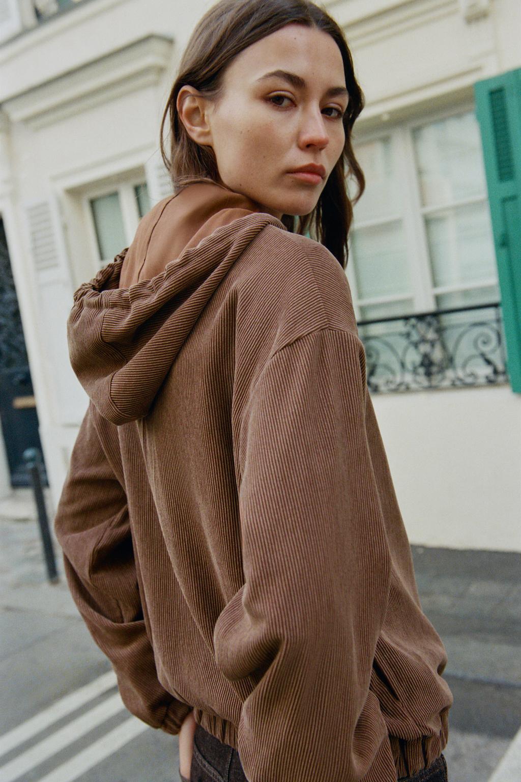 БОМБЕР С КАПЮШОНОМ