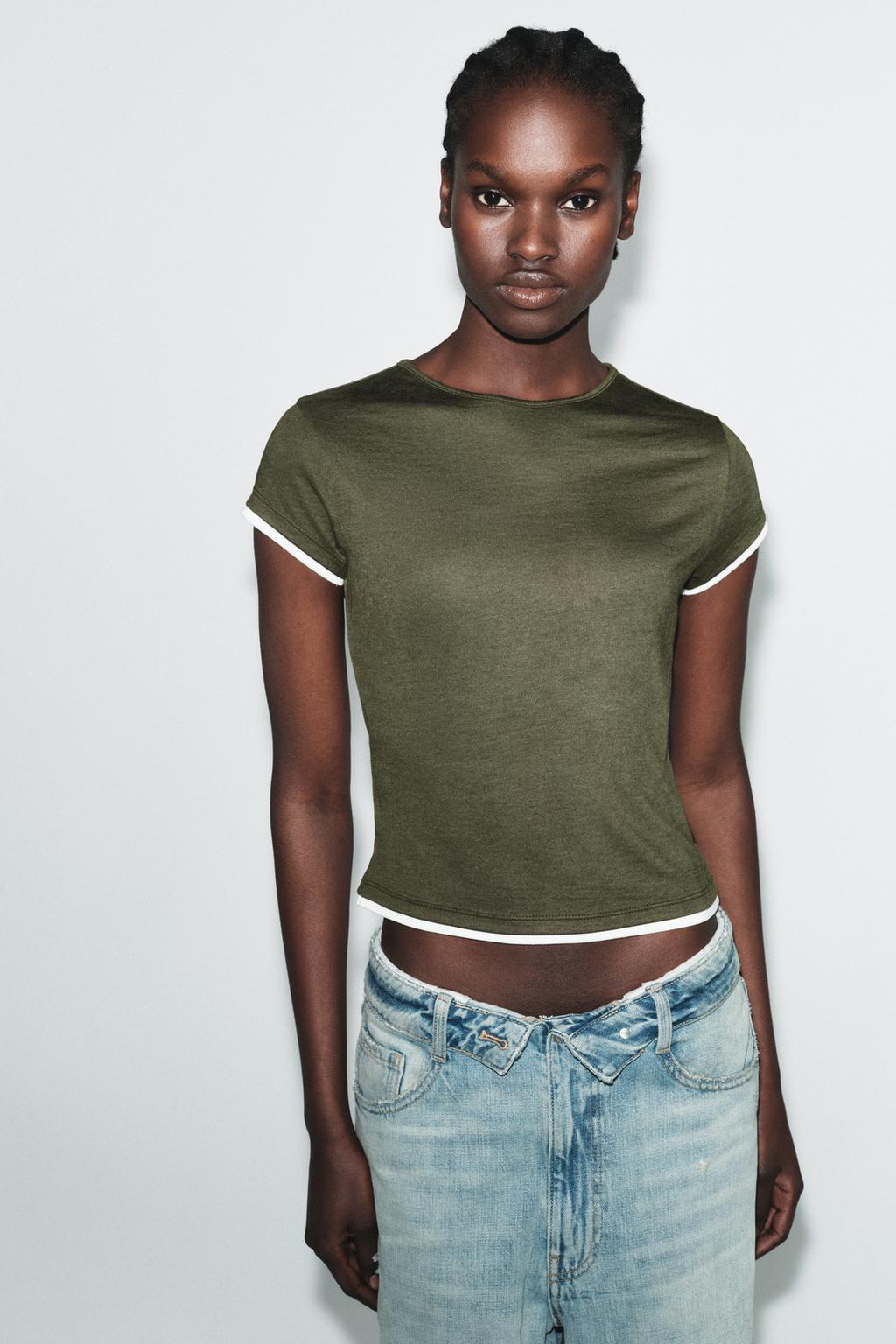 ФУТБОЛКА С КОНТРАСТНЫМИ ДЕТАЛЯМИ