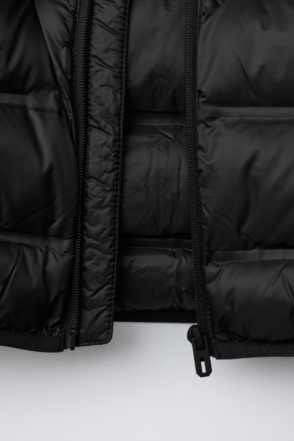 ЛЕГКИЙ ЖИЛЕТ С КАПЮШОНОМ WATER REPELLENT