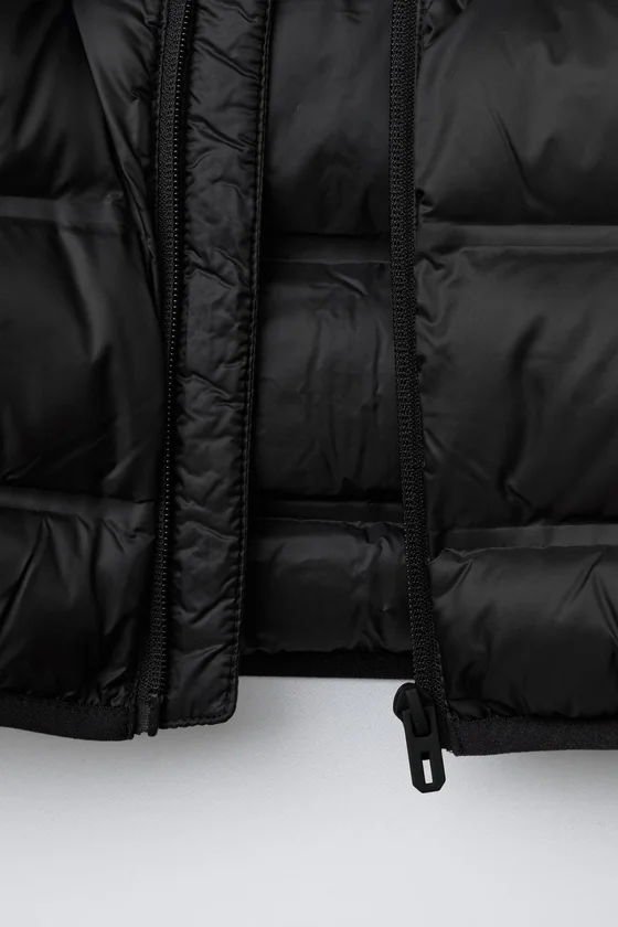 ЛЕГКИЙ ЖИЛЕТ С КАПЮШОНОМ WATER REPELLENT