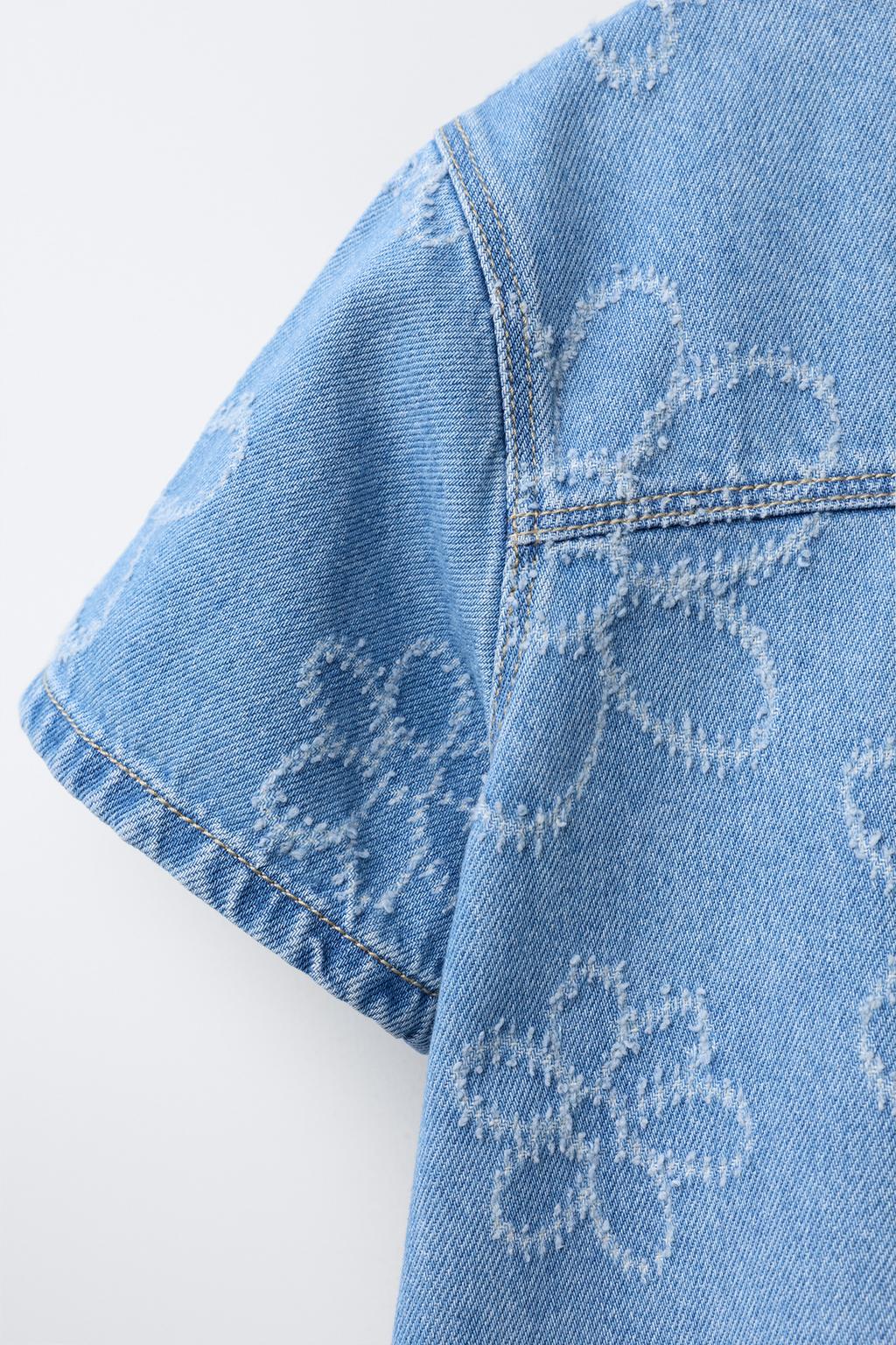 ДЖИНСОВОЕ ПЛАТЬЕ С ЦВЕТОЧНЫМ УЗОРОМ