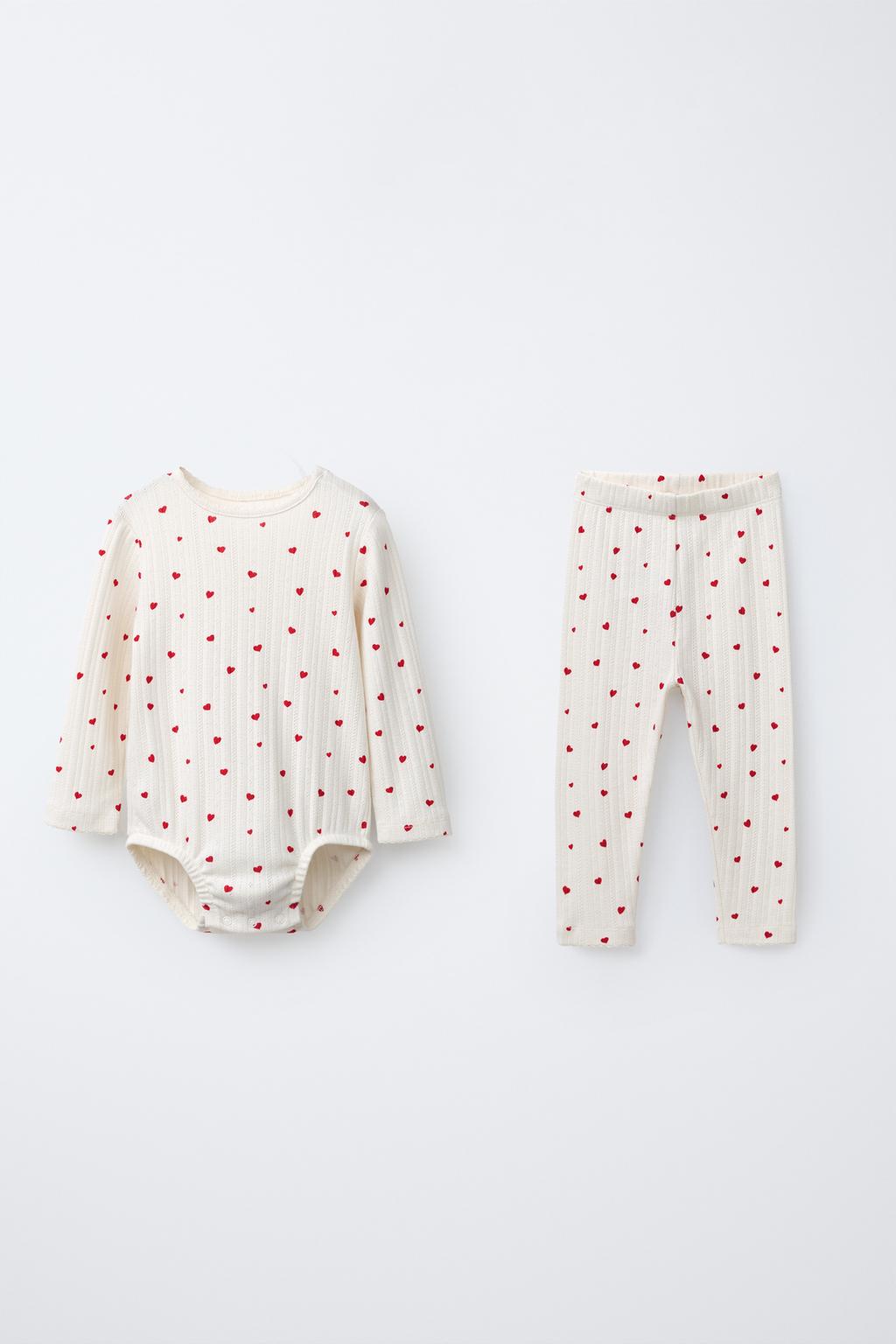 КОМПЛЕКТ ИЗ БОДИ И ЛЕГИНСОВ С СЕРДЕЧКАМИ