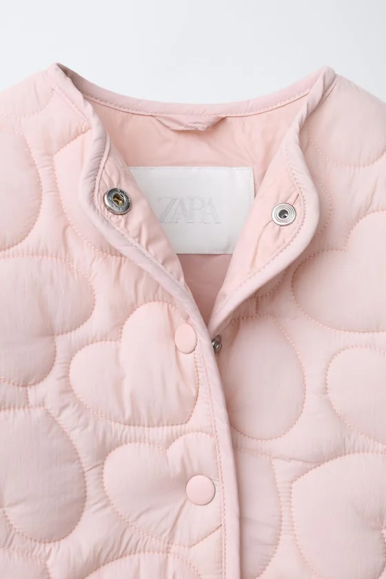 СТЕГАНАЯ КУРТКА С СЕРДЦАМИ WATER REPELLENT