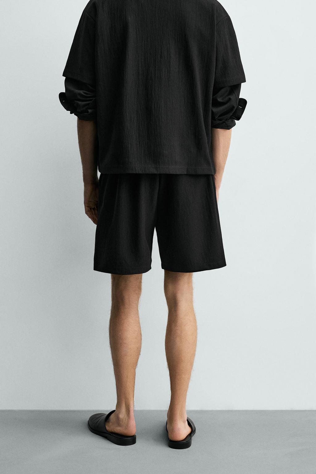 ШОРТЫ-ДЖОГГЕРЫ ИЗ РЕЛЬЕФНОЙ ТКАНИ