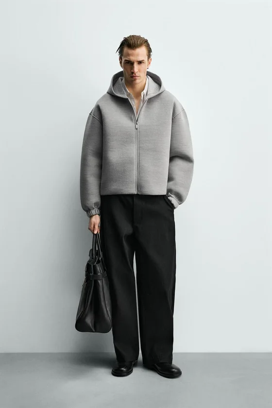 КОМПАКТНАЯ ТОЛСТОВКА BOXY FIT НА МОЛНИИ