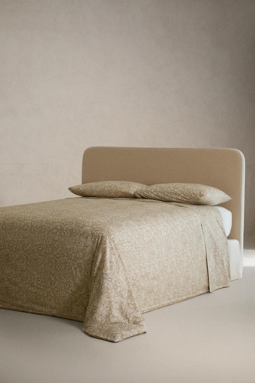 Покрывало из хлопка с атласной отделкой morris & co. с цветочным узором