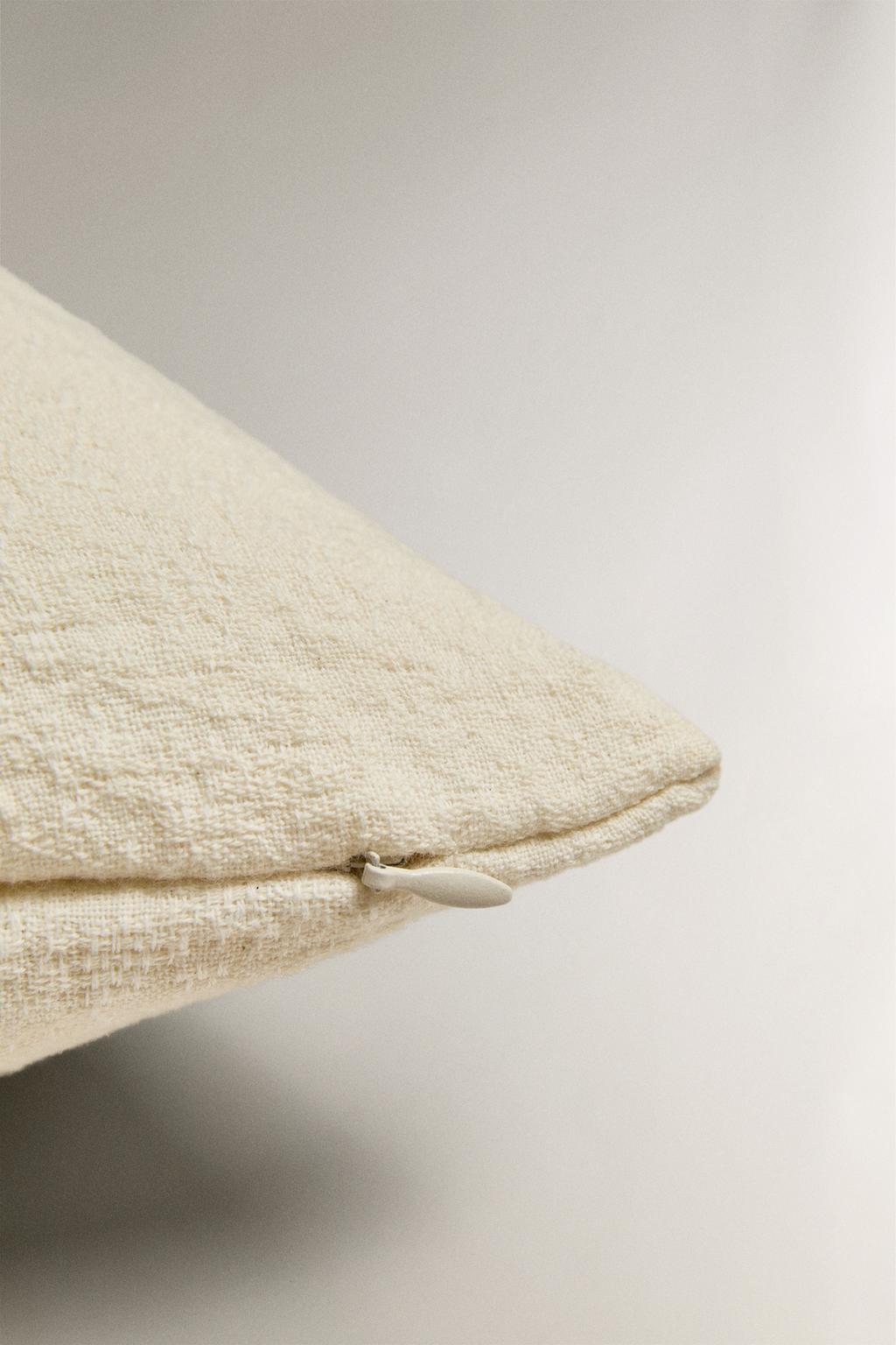 Чехол для подушки с текстурой