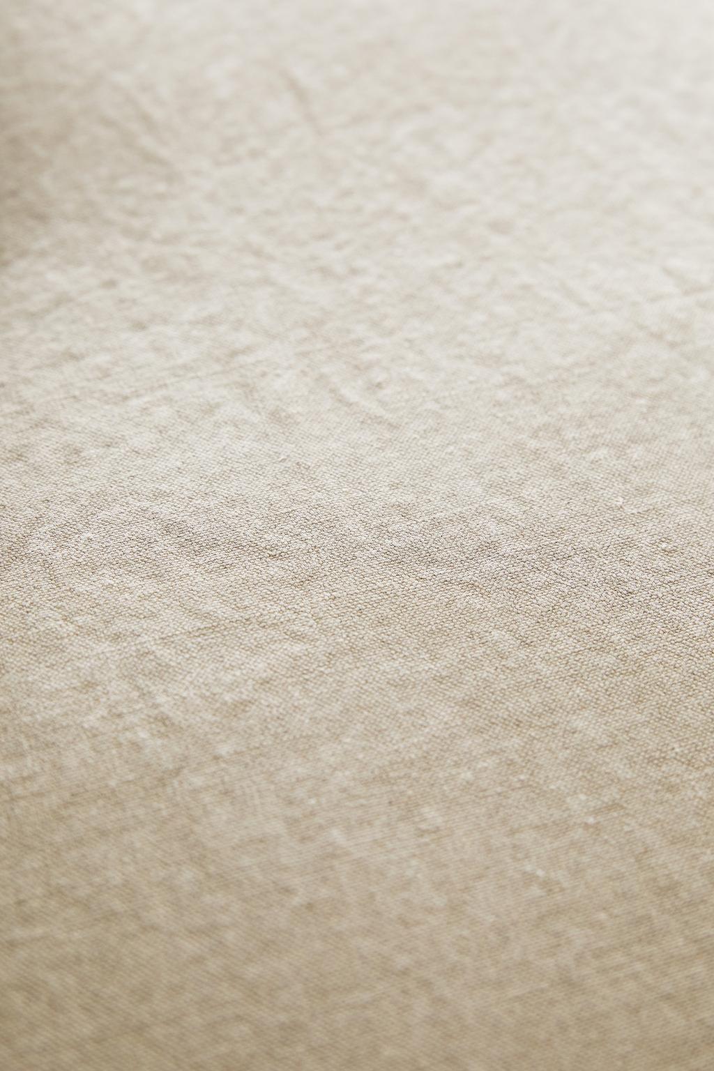 Диван с съемным чехлом из выстиранного льна