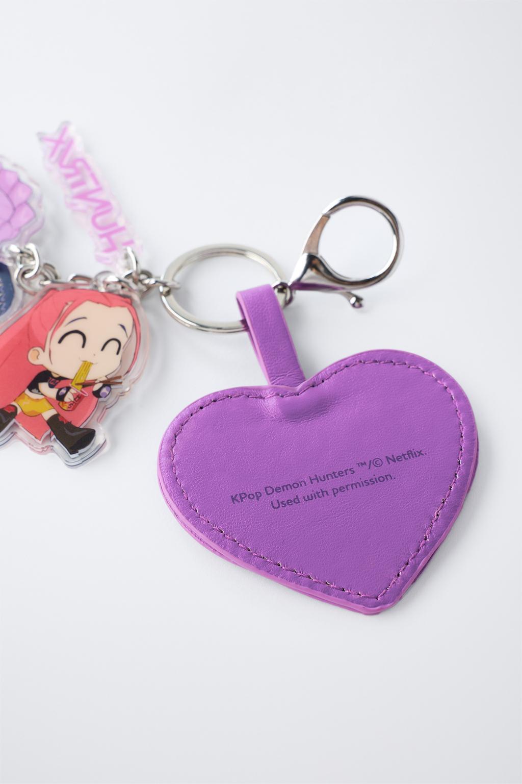 БРЕЛОК С ПОДВЕСКОЙ KPOP DEMON HUNTERS™ NETFLIX ©