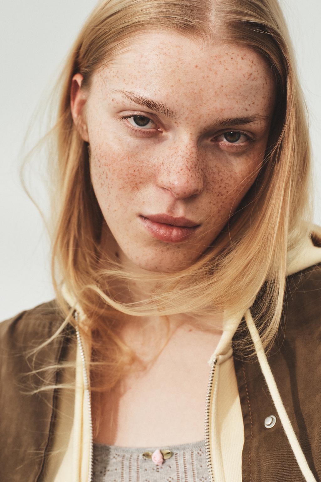 СТЕГАНАЯ КУРТКА-БОМБЕР