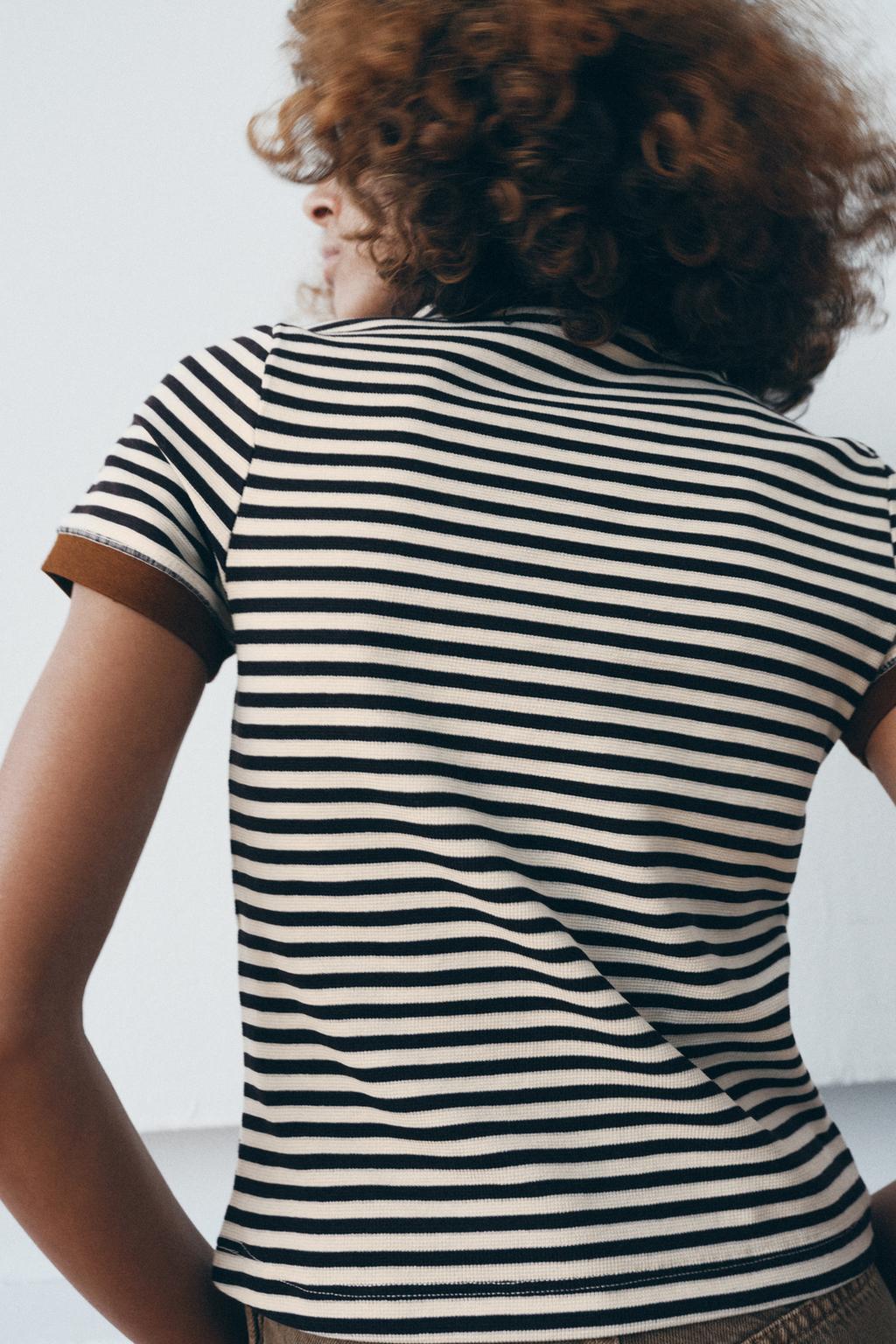 ФУТБОЛКА В ПОЛОСКУ С КОРОТКИМ РУКАВОМ