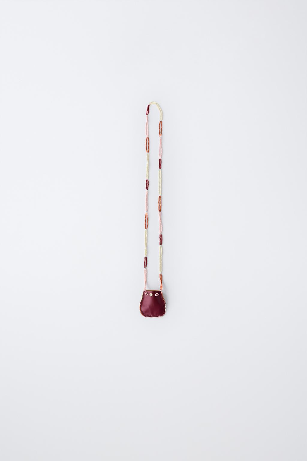 ОЖЕРЕЛЬЕ С БУСИНАМИ И СУМОЧКОЙ