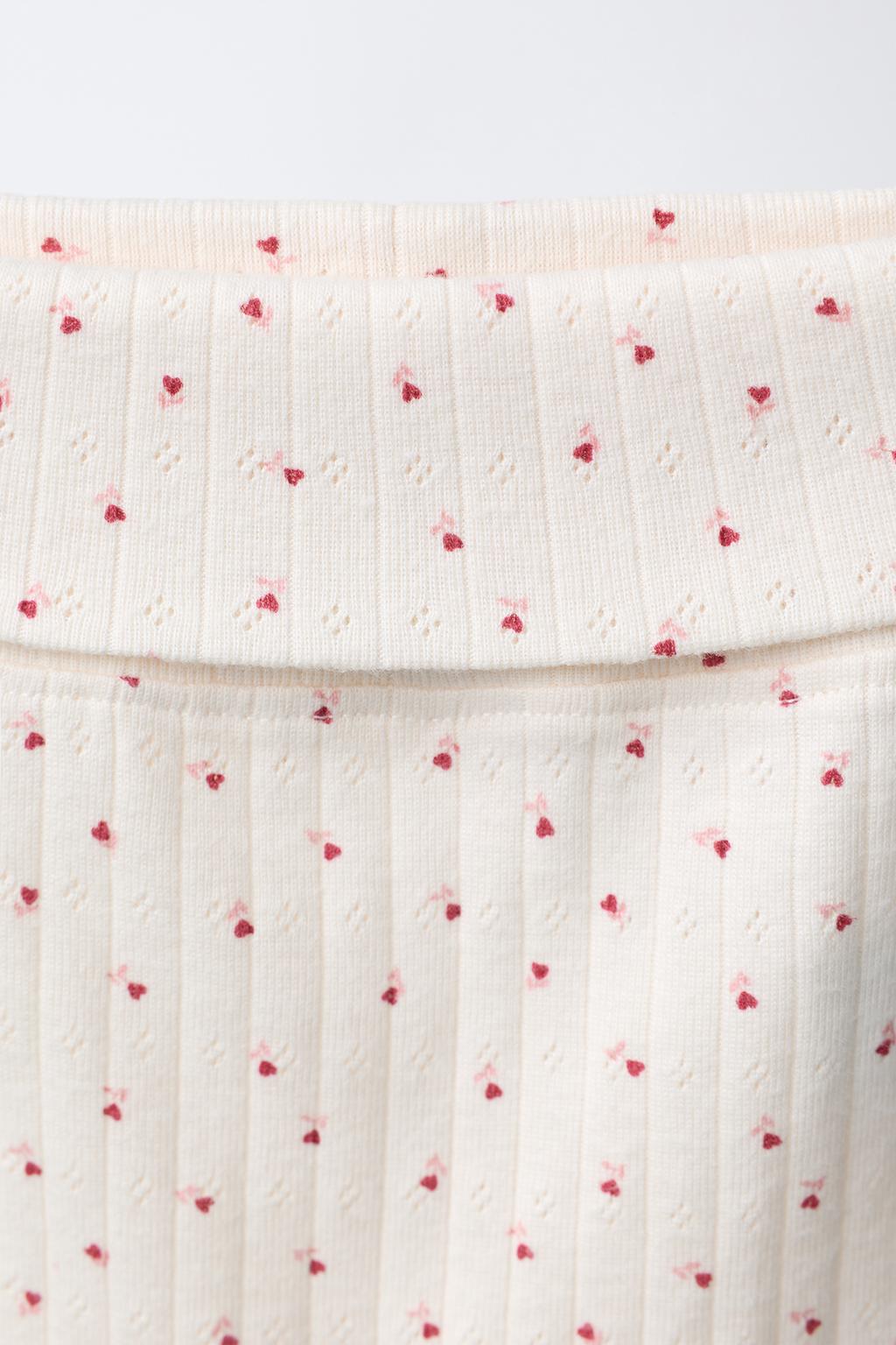 КОМПЛЕКТ ИЗ КАРДИГАНА, БОДИ И ЛЕГИНСОВ С ПРИНТОМ «СЕРДЦА»