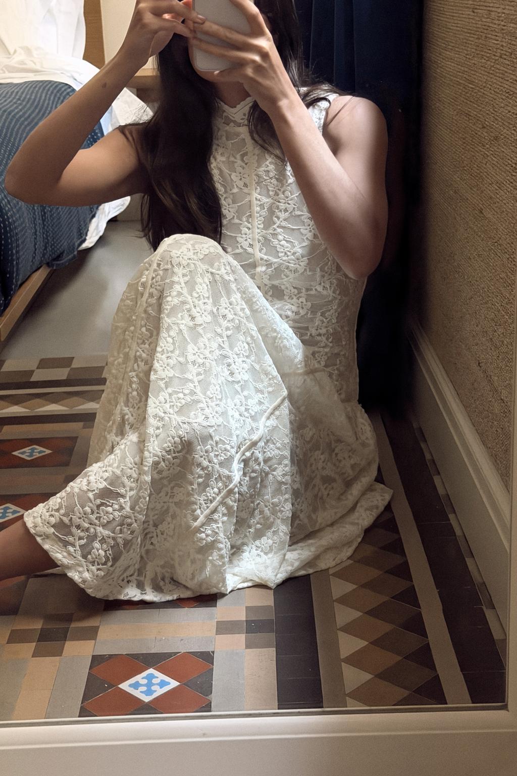 ДЛИННОЕ КРУЖЕВНОЕ ПЛАТЬЕ