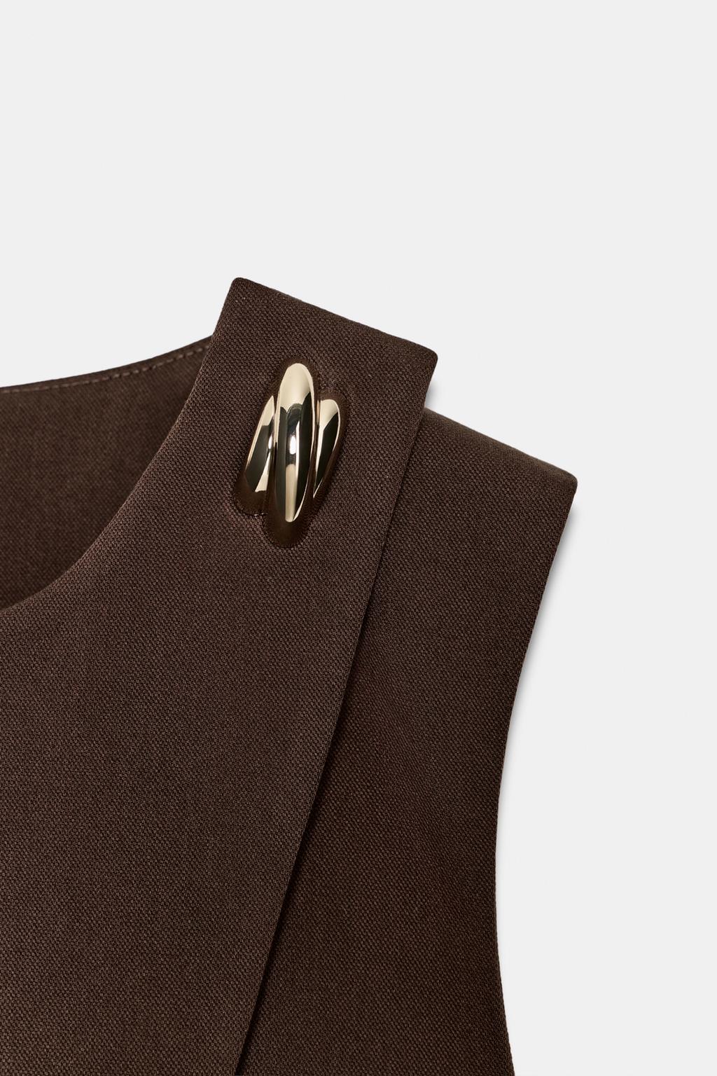 ЖИЛЕТ НА ЗАПÁХЕ С РЕМНЕМ