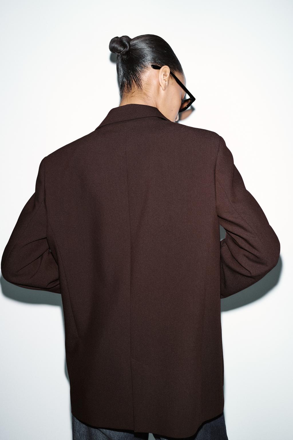 ПРЯМОЙ БЛЕЙЗЕР С ПОДПЛЕЧНИКАМИ