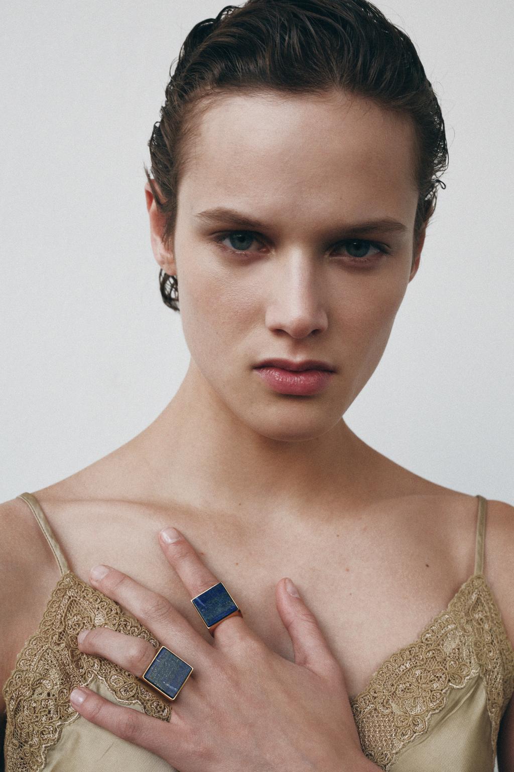 АСИММЕТРИЧНОЕ АТЛАСНОЕ ПЛАТЬЕ ИЗ КОЛЛЕКЦИИ ZW