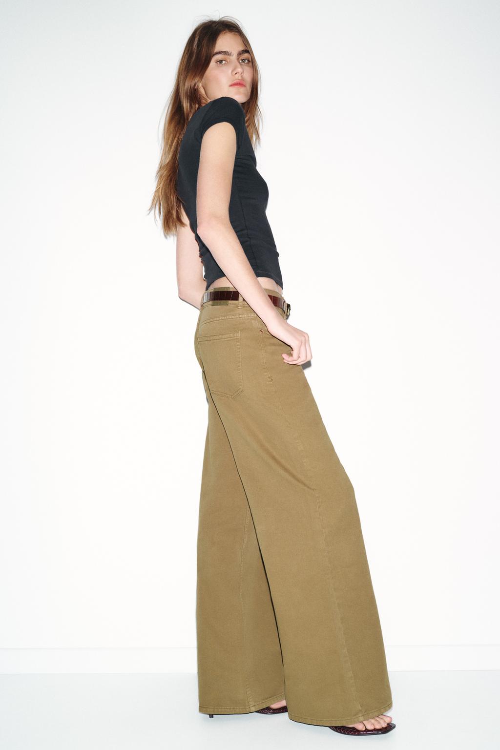 ФУТБОЛКА С V-ОБРАЗНЫМ ВЫРЕЗОМ