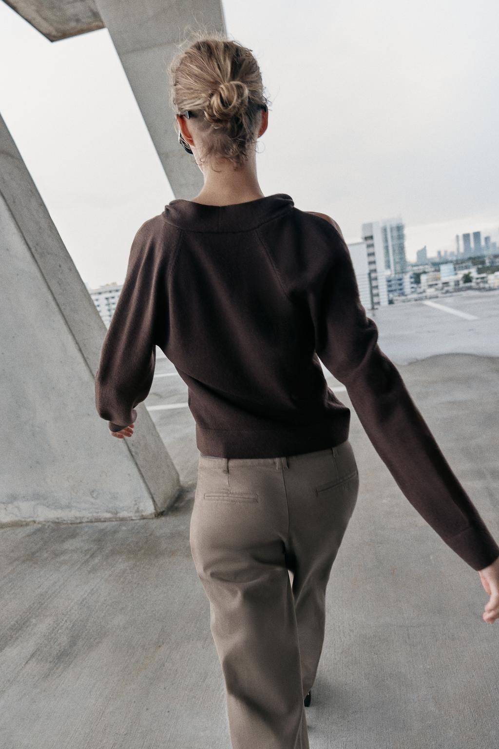 СВИТЕР С ВЫРЕЗАМИ