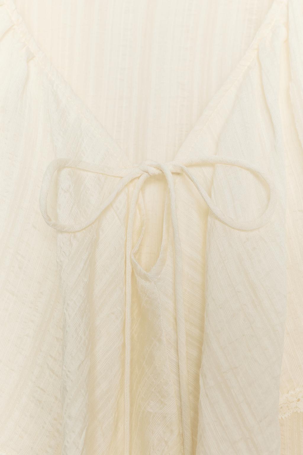 БЛУЗА С ВОЛАНАМИ И КРУЖЕВОМ