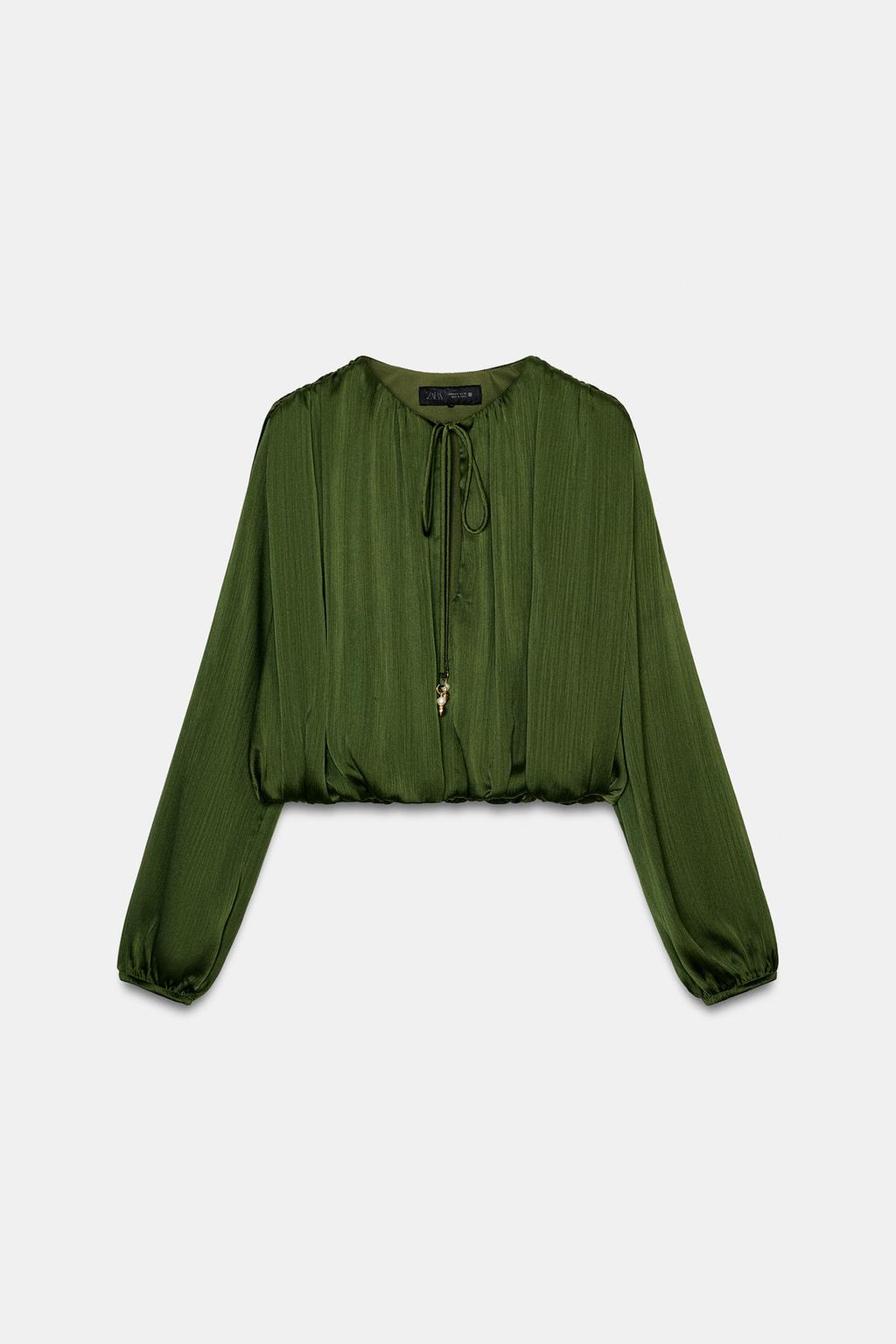 АТЛАСНАЯ БЛУЗА ОБЪЕМНОГО КРОЯ