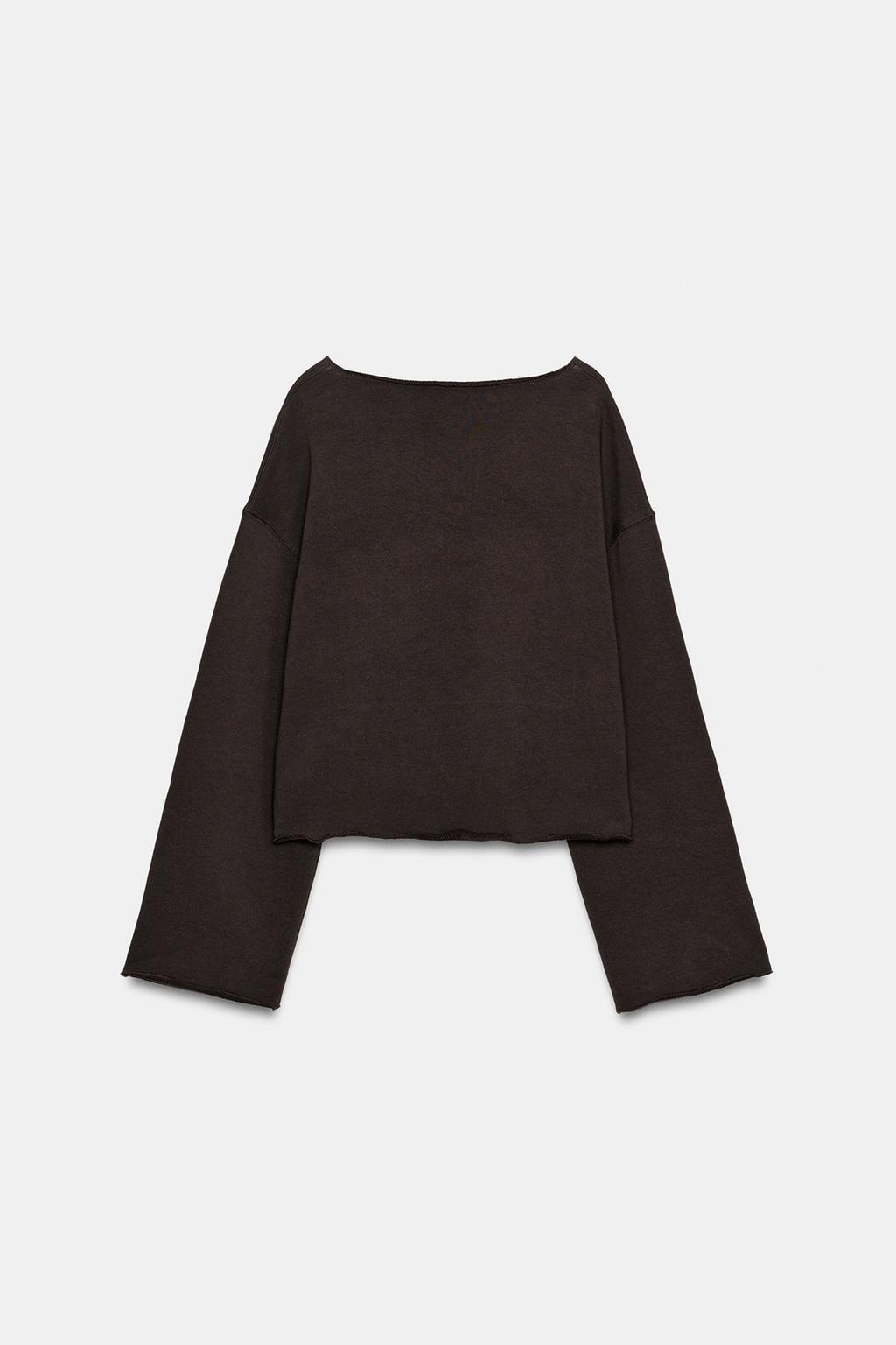 ТОЛСТОВКА С ВЫРЕЗОМ ЛОДОЧКОЙ