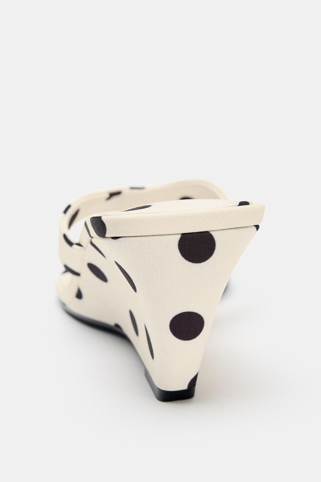 БОСОНОЖКИ НА ТАНКЕТКЕ В ГОРОШЕК