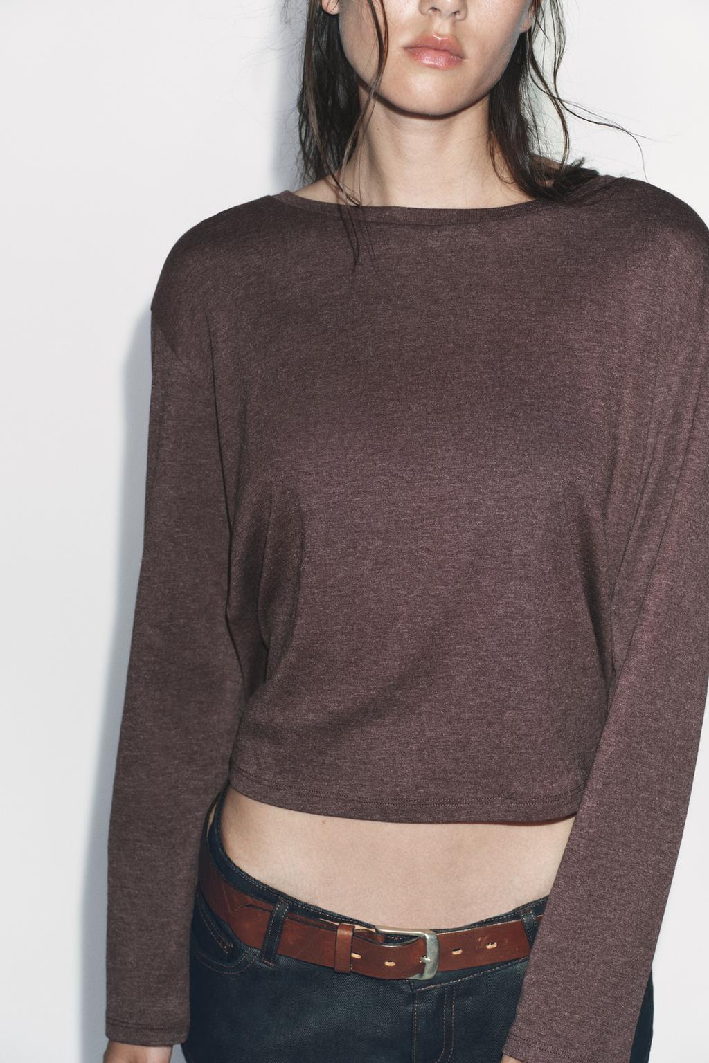 ФУТБОЛКА С ВЫРЕЗОМ «ЛОДОЧКА» И ДЛИННЫМИ РУКАВАМИ