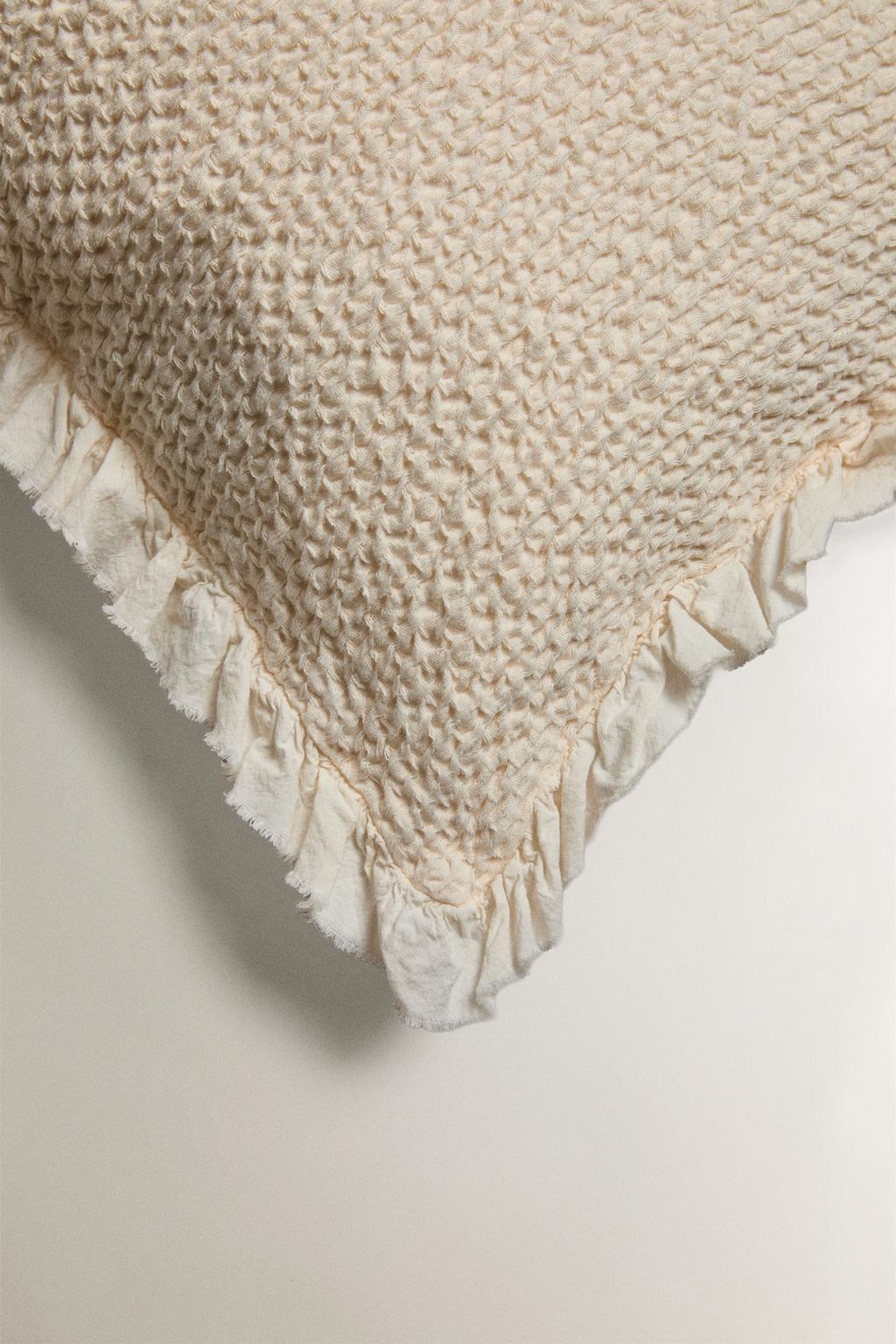 Детский чехол подушки с текстурой вафли и оборками