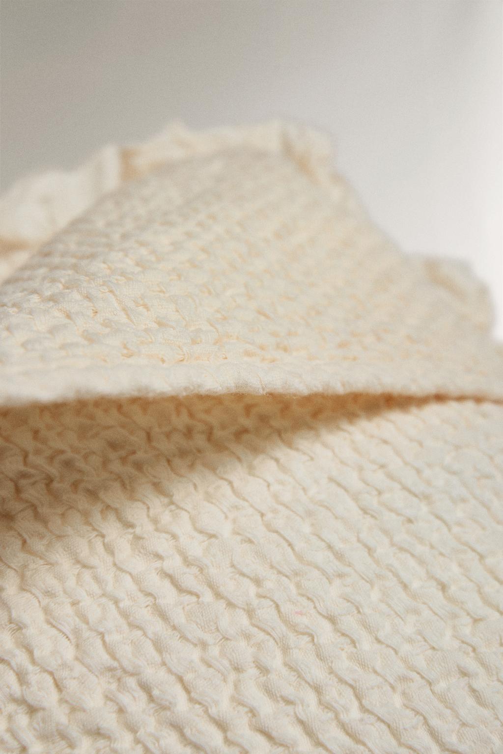 Детский чехол подушки с текстурой вафли и оборками