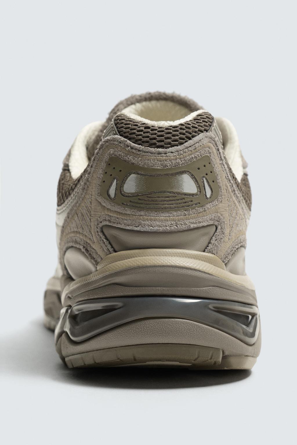 КРОССОВКИ НА ОБЪЕМНОЙ ПОДОШВЕ