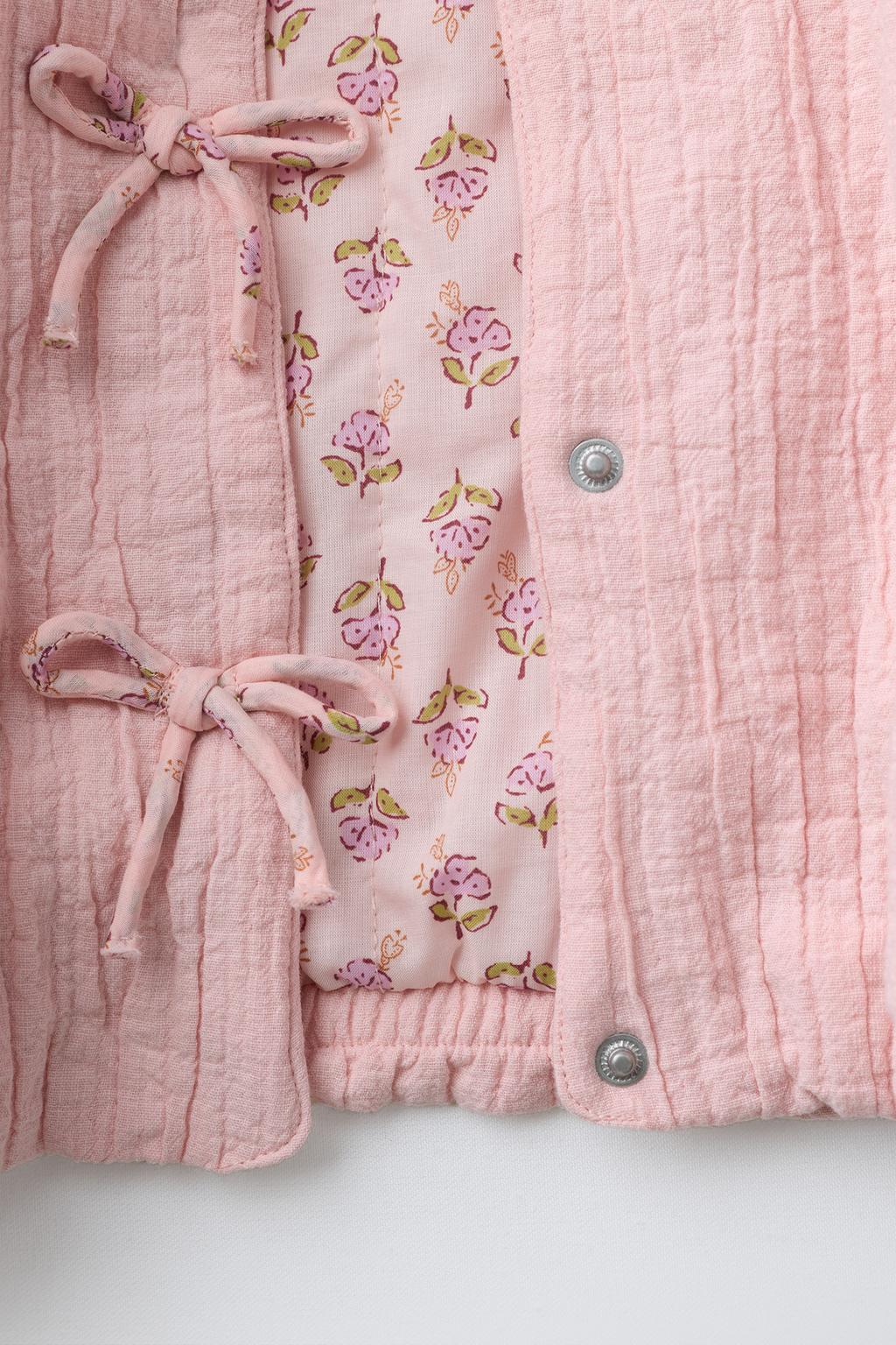 КУРТКА С ТЕКСТУРОЙ И БАНТАМИ