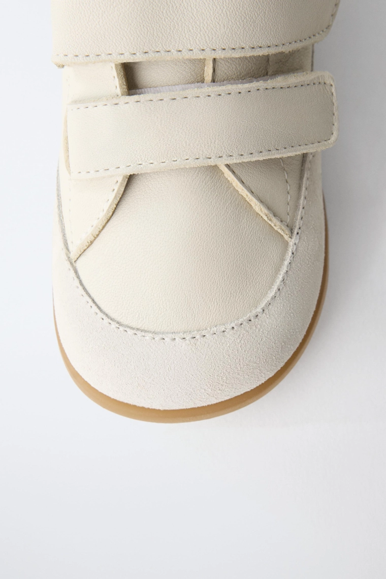 Кроссовки песочно-коричневые