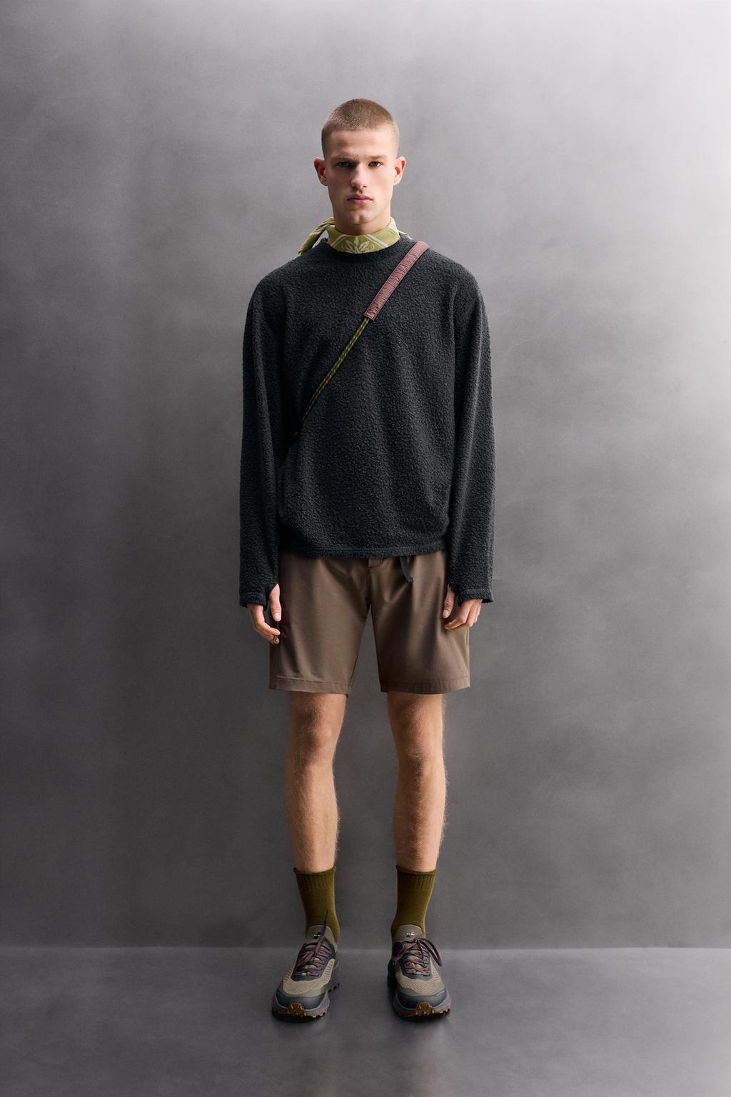 ТОЛСТОВКА ИЗ ФАКТУРНОЙ ТКАНИ С ШЕРСТЬЮ