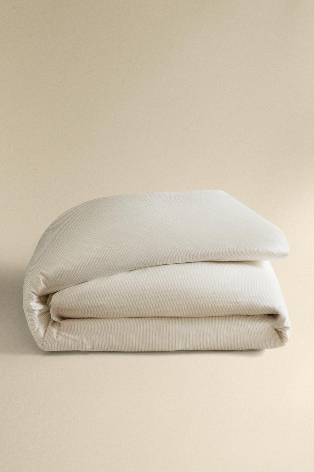 Декоративное покрывало из атласа (300 нитей)