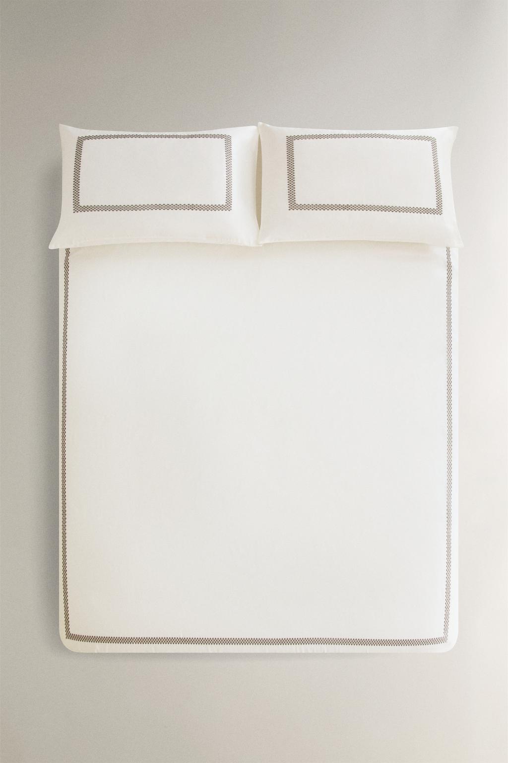 Двуспальный комплект из сатина с геометрической вышивкой