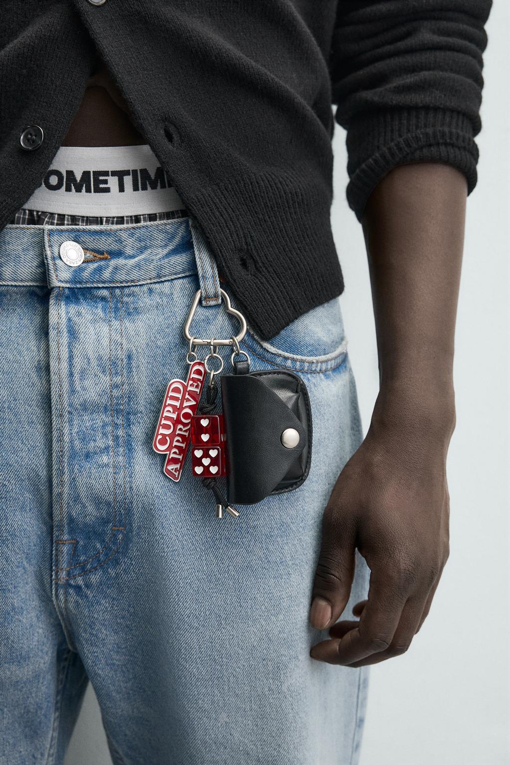 БРЕЛОК С НЕСКОЛЬКИМИ ПОДВЕСКАМИ