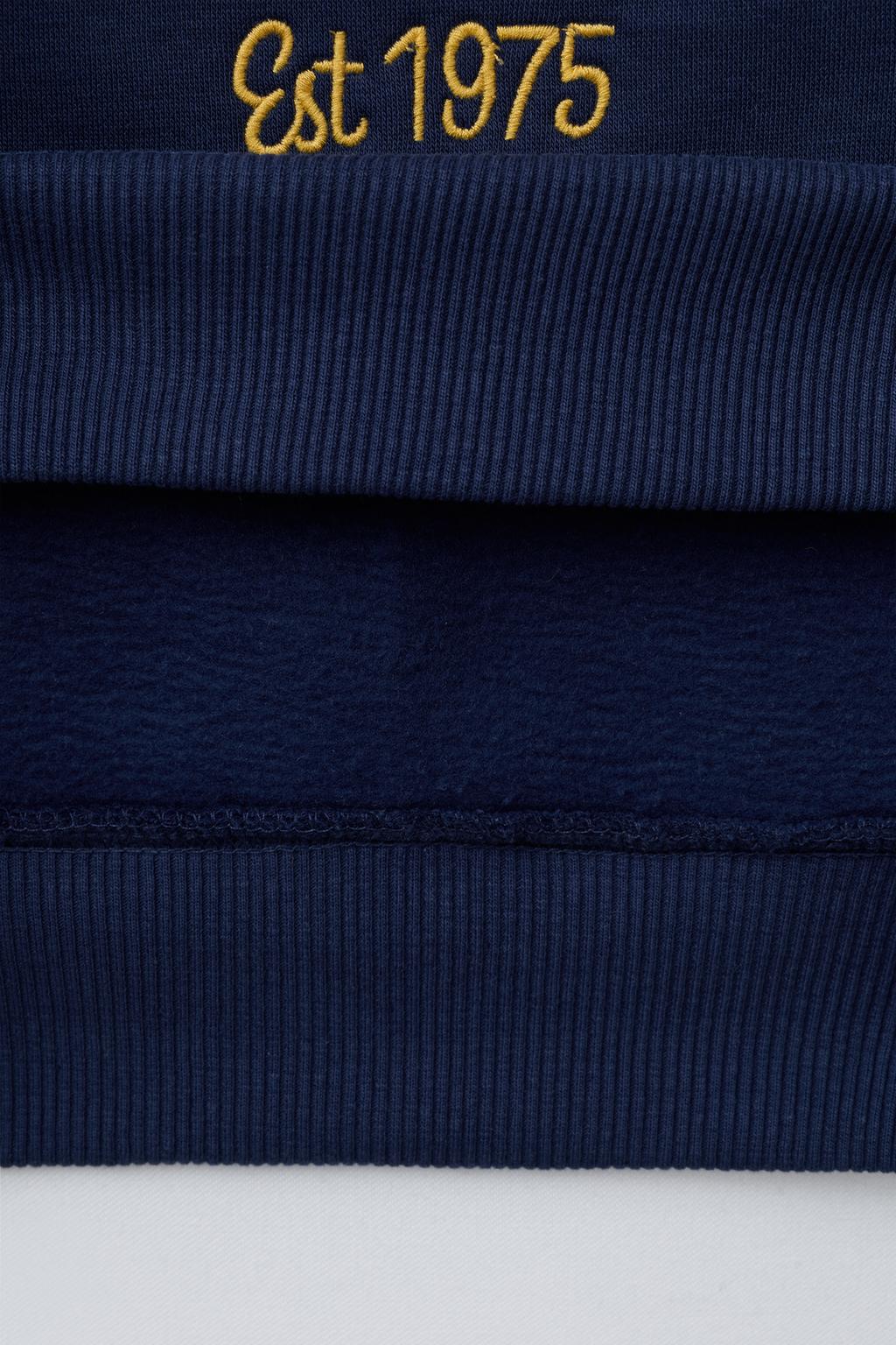 ХУДИ С ВЫШИТЫМ ТЕКСТОМ