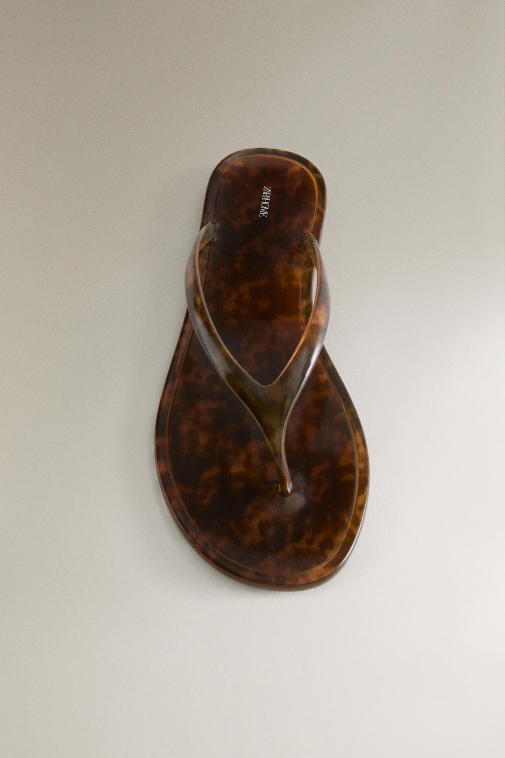 Сандалии на плоской подошве с эффектом черепаховой раковины