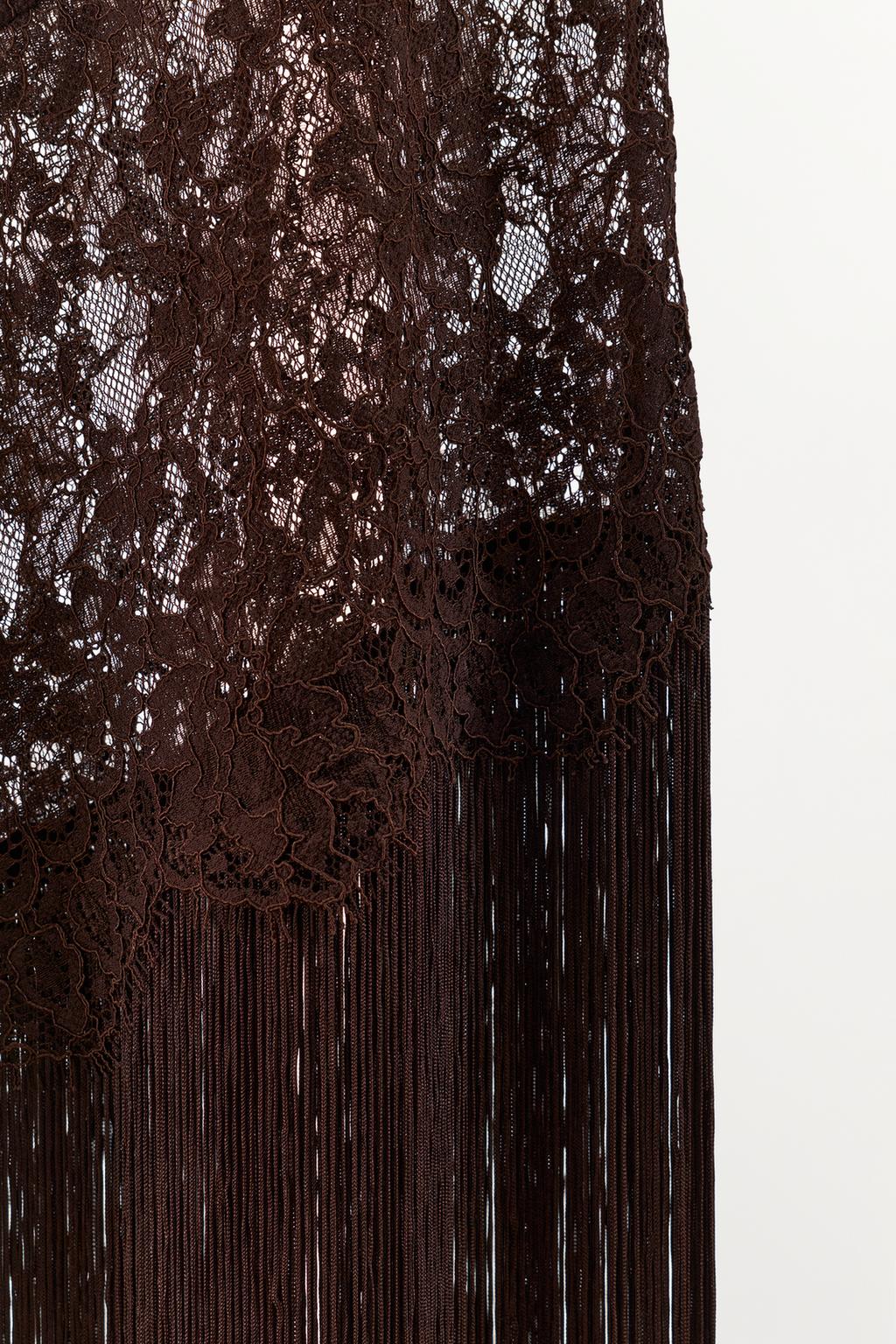 ПЛАТЬЕ НА БРЕТЕЛЯХ С КРУЖЕВОМ И БАХРОМОЙ