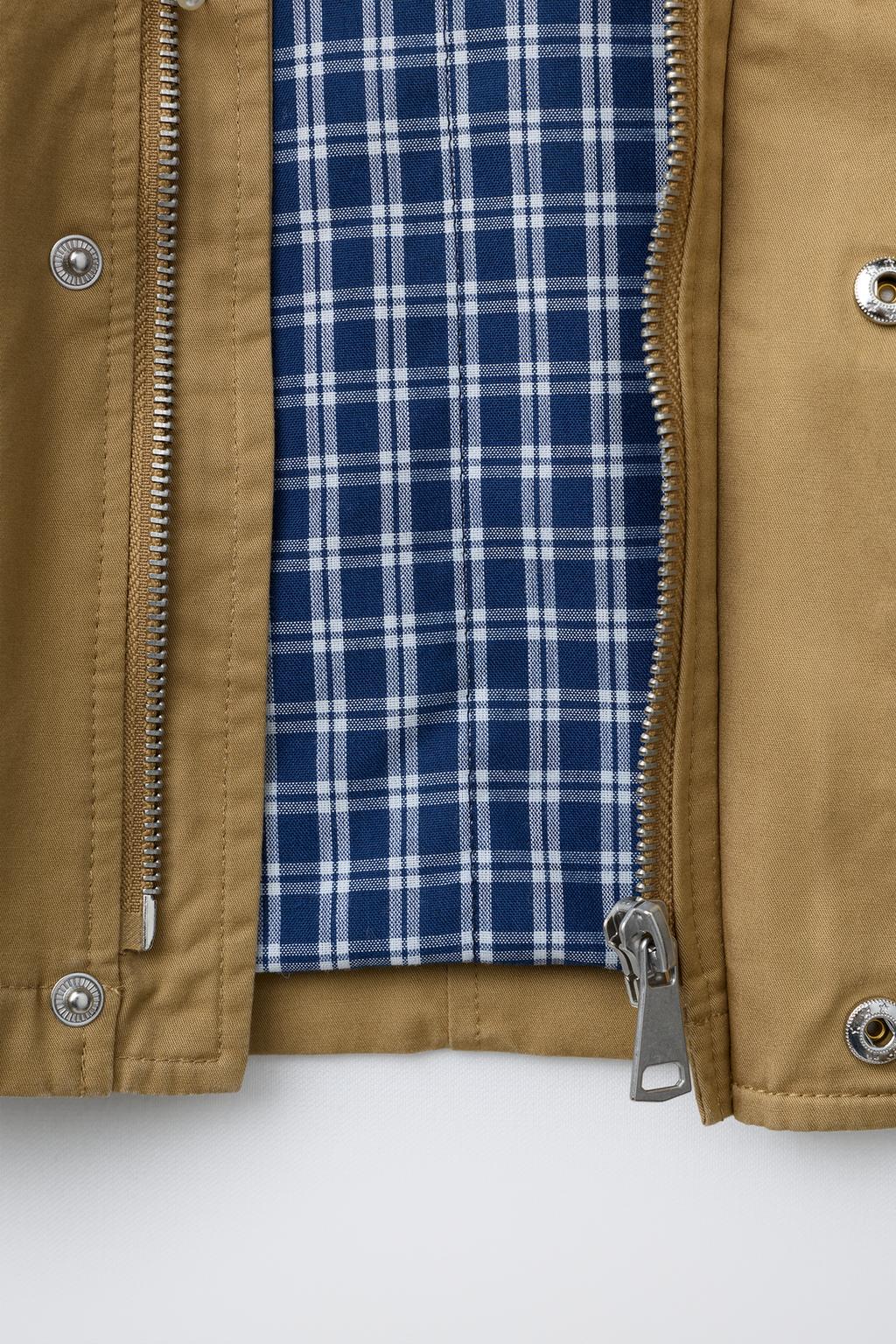 КУРТКА С КОНТРАСТНЫМ ВОРОТНИКОМ