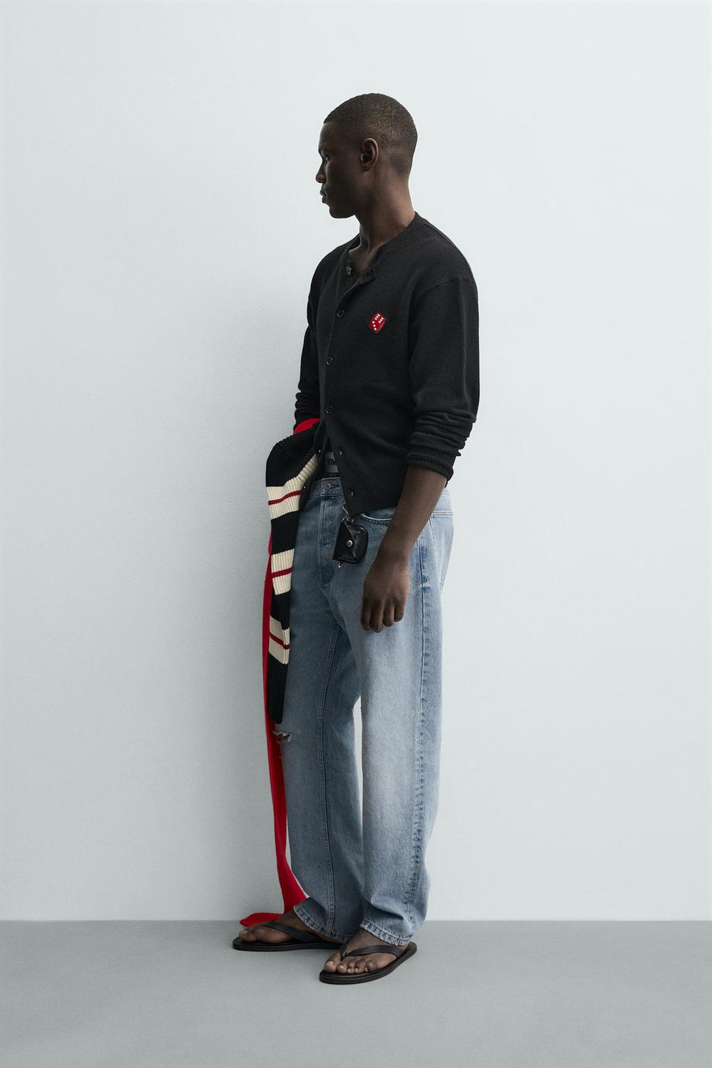 КАРДИГАН С НАШИВКОЙ В ВИДЕ ИГРАЛЬНЫХ КОСТЕЙ И СЕРДЕЦ