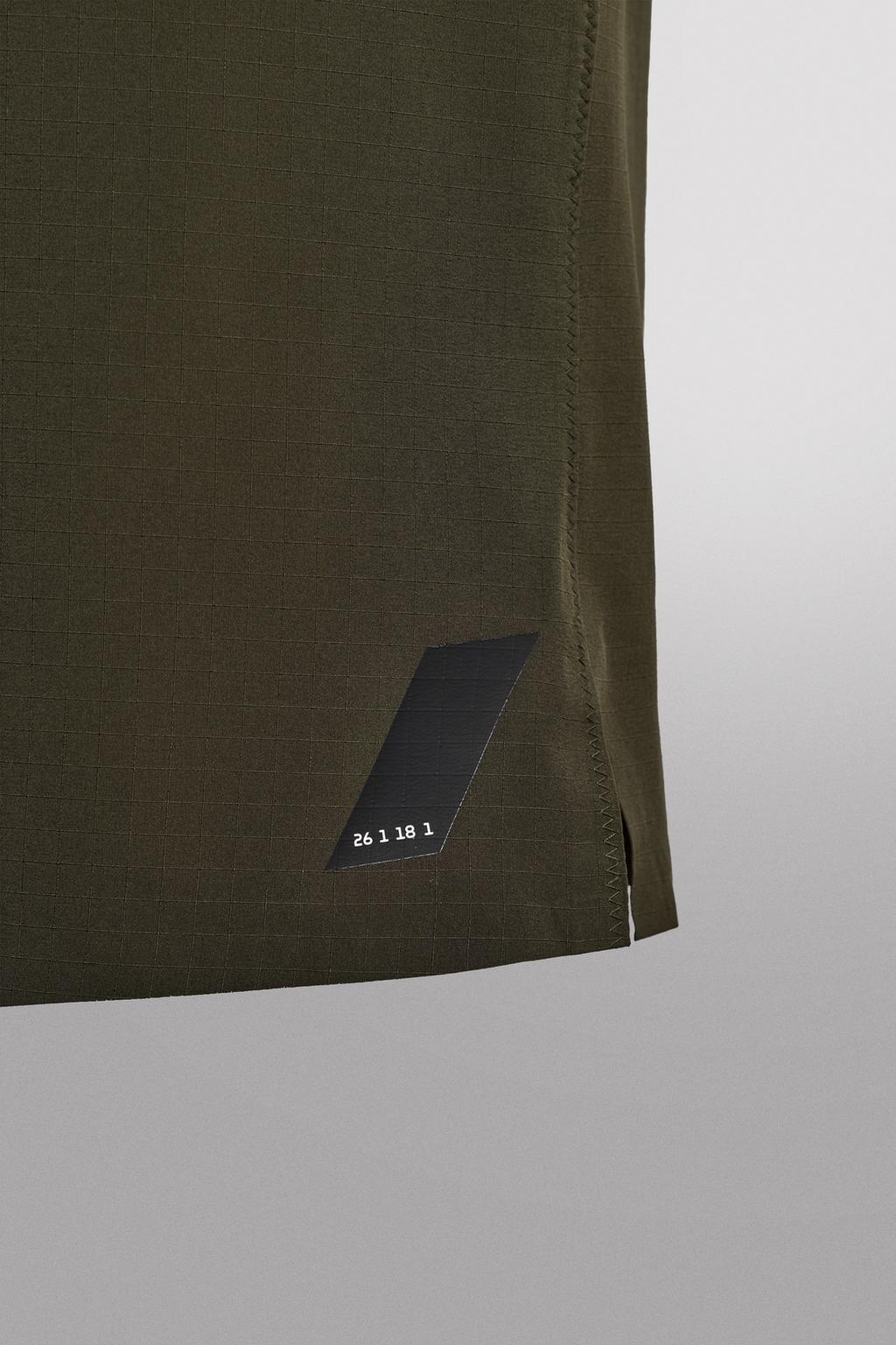 ШОРТЫ-КАРГО ИЗ ВЫСОКОТЕХНОЛОГИЧНОЙ ТКАНИ