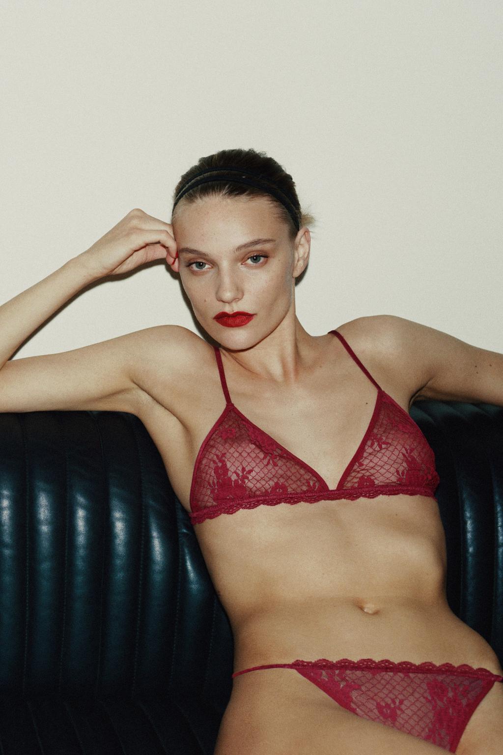 КРУЖЕВНОЙ БЮСТГАЛЬТЕР С ТРЕУГОЛЬНЫМИ ЧАШКАМИ